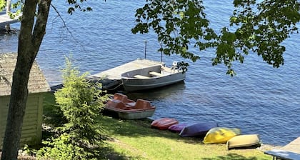 Northwood Lake Cottage Suuri hiekkaranta lapsiystävällinen ranta-alueen kaapeli ja WiFi