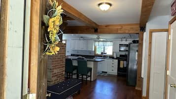 冰箱、微波炉、烤箱、炉灶