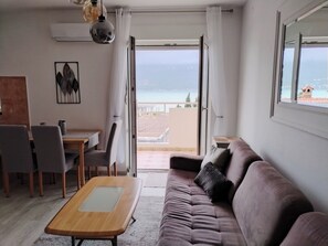 Smart TV, libri, impianto stereo