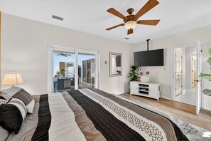 4 Schlafzimmer, Zimmersafe, Bügeleisen/Bügelbrett, Reisekinderbett