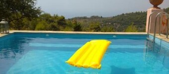 Agaliani: Mooi vakantiehuis en subliem verlaten strand