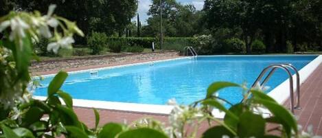 Piscina all'aperto