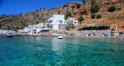 John Akroyiali rooms