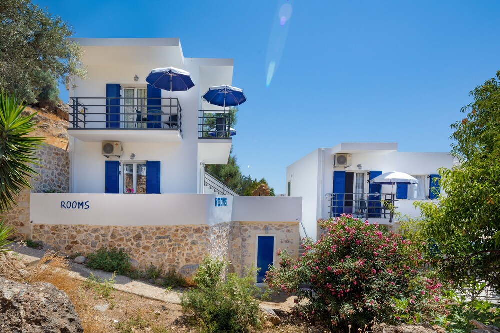 John Akroyiali rooms