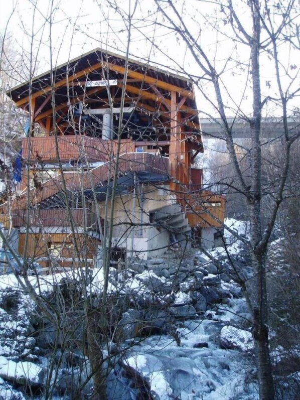 Exterior - Perfect location quiet surroundings spacious comfortable & functional (Brides-Les-Bains)