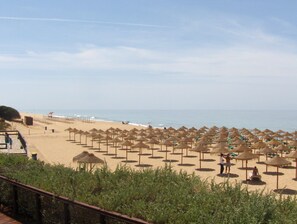 Beach nearby, beach towels - Apartment In Vila Sol Golf & Spa Resort, Vilamoura, Algarve (Vilamoura area)