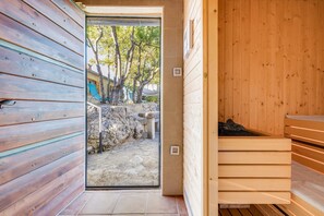 Sauna - Holiday house Maslina * 2000 m2 garden, private pool, free WiFi (Benkovac)