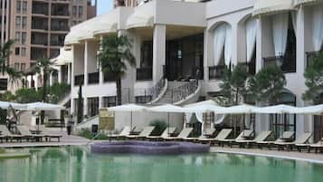 Indoor pool, outdoor pool