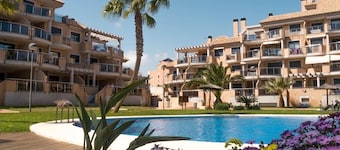 Apartamento en urbanización a 100m de la playa