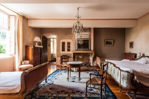 5 chambres, bureau, fer et planche à repasser, Wi-Fi gratuit