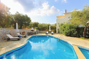 Piscine extérieure