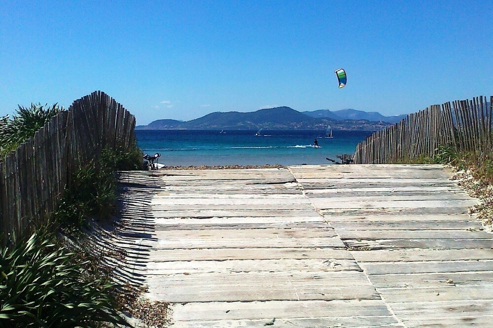 Nice Studio, waterfront holiday residence HYERES - GIENS peninsula
