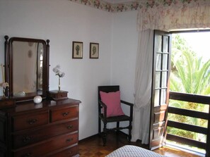 4 chambres, fer et planche à repasser, Wi-Fi, draps fournis