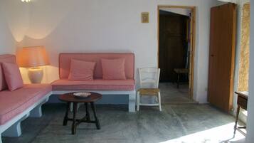 Télévision, cheminée, chaßne hi-fi