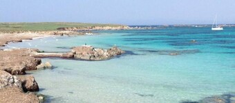 Maison avec jardin de 2 chambres, 2 salles de bain, à 50 mètres de la plage