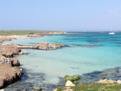 House with garden with 2 bedrooms, 2 bathrooms, 50 meters from Beach