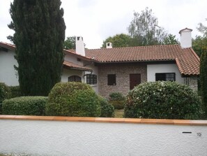 Exterior - 115m2 house with large garden near the beach St Brice (Arès)