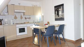 Kühlschrank, Herdplatte, Geschirrspüler