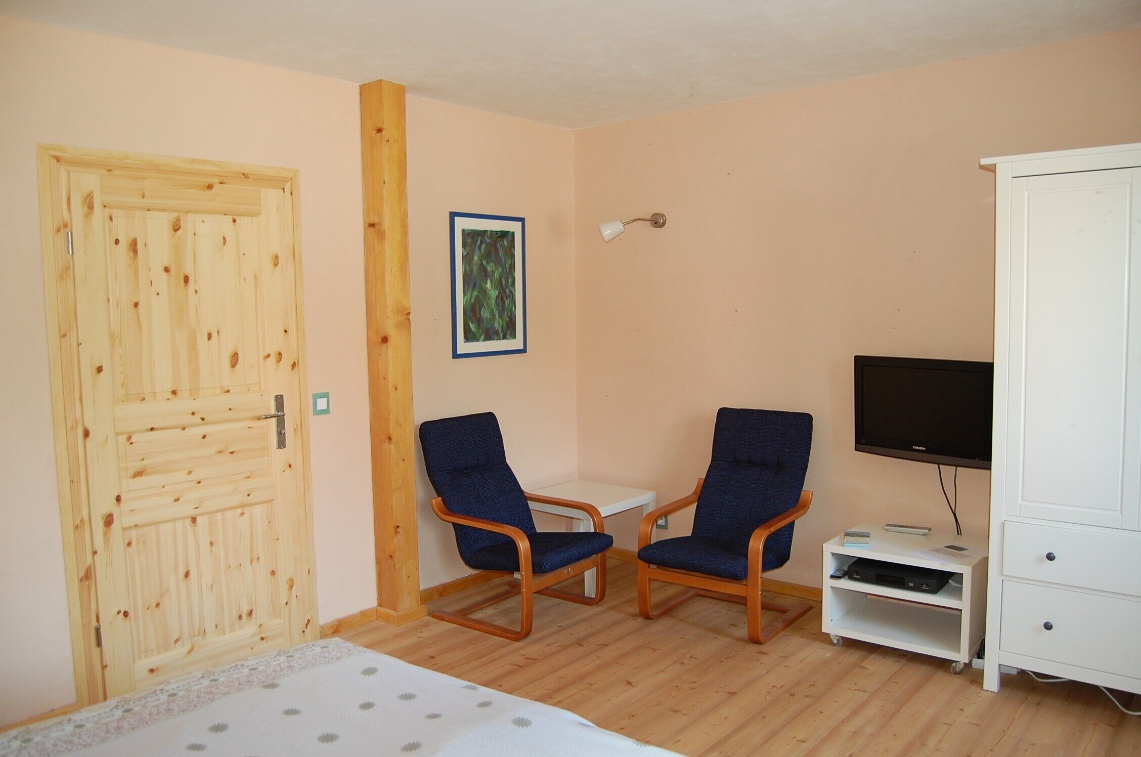 Protected house with large garden for 2-3 or 4-6 guests on request  