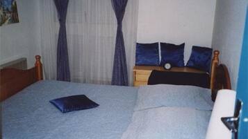 1 slaapkamer, een strijkplank/strijkijzer, rolstoeltoegang