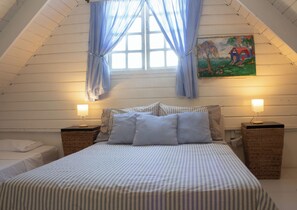 5 bedrooms, in-room safe, iron/ironing board, travel crib - Villa (San Andres)
