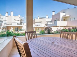 Outdoor dining - Lovely 2 bedrooms / 2 bathrooms in Aromas (Vila do Bispo)