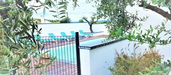 MAGNIFICENT HOUSE BETWEEN VINEYARDS, RIVER AND SEA WITH 8X4 SWIMMING POOL