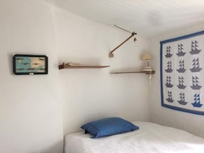 5 habitaciones, tabla de planchar con plancha, cuna de viaje y wifi