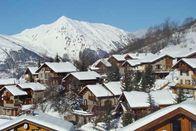  Amplio chalet a 100 metros de las laderas de San Martín / 3 valles ideales para familias o amigos