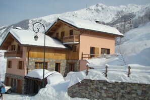 Exterior -  Spacious chalet 100m from the slopes of St Martin / 3 valleys ideal for families or friends (Les Belleville)