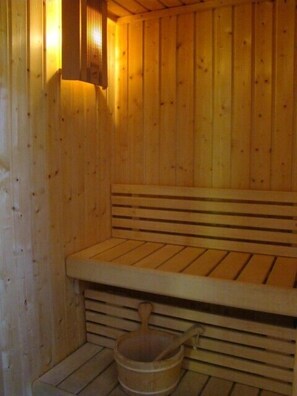 Sauna -  Spacious chalet 100m from the slopes of St Martin / 3 valleys ideal for families or friends (Les Belleville)
