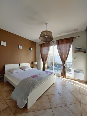 2 bedrooms, iron/ironing board, travel crib, free WiFi