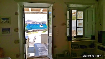 blue & turquoise waters reflected on the house