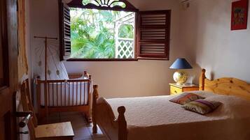 5 bedrooms, iron/ironing board, free WiFi, bed sheets