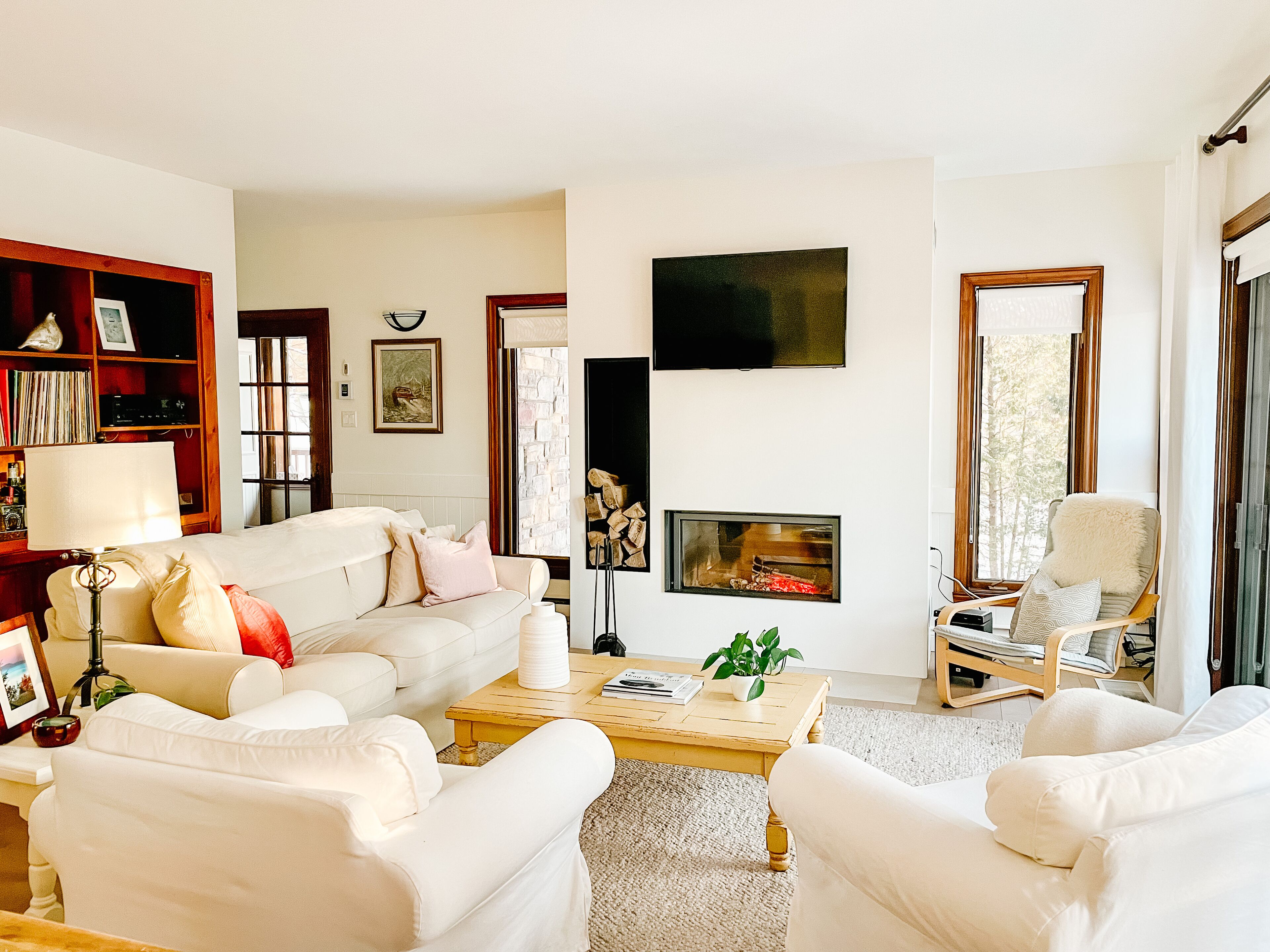 Wonderful & Peaceful 2-bedroom Condo on the Mountain (Ski in, Ski out)