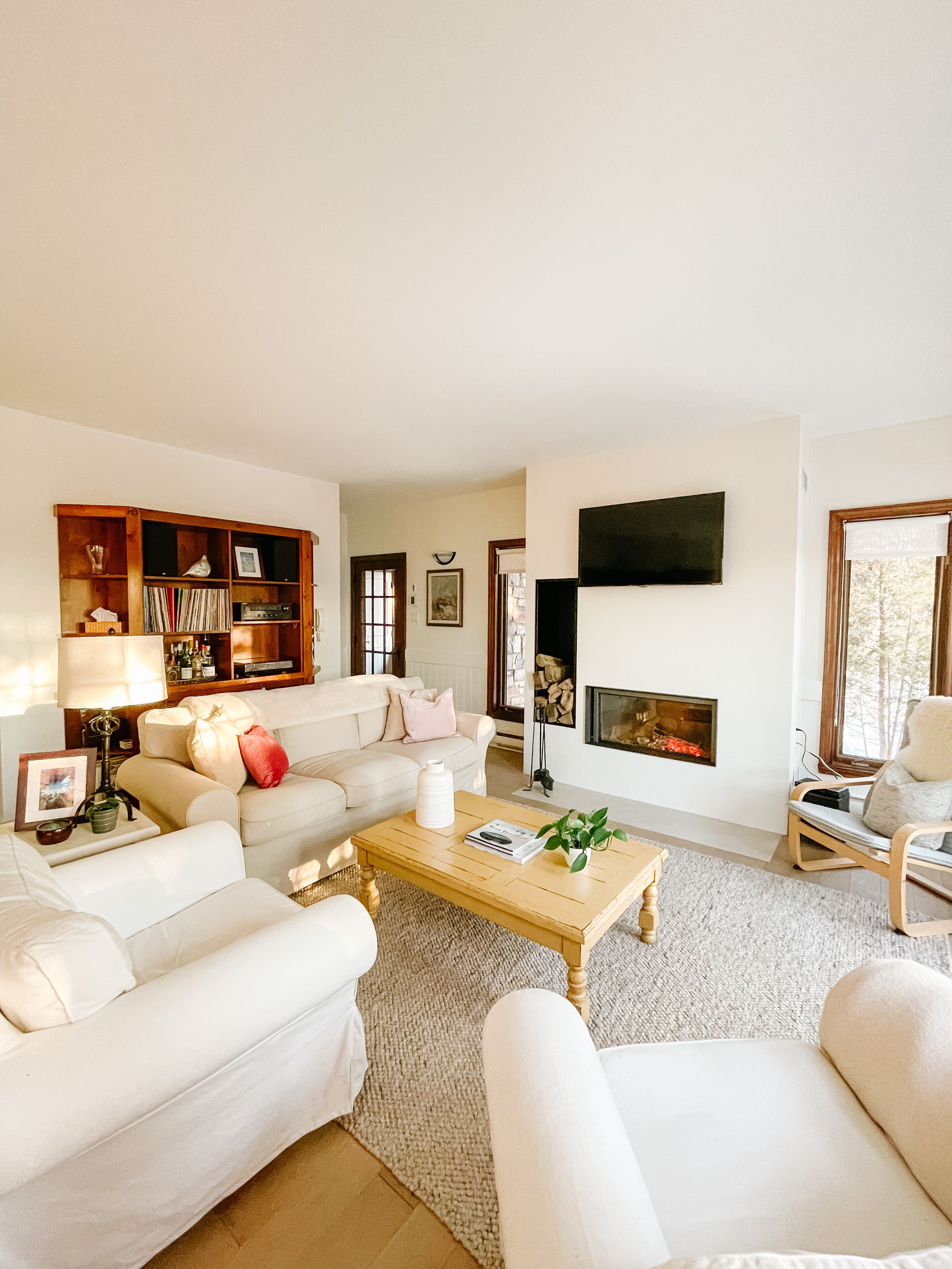 Wonderful & Peaceful 2-bedroom Condo on the Mountain (Ski in, Ski out)