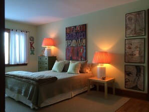 3 quartos, escrivaninha, Wi-Fi de cortesia, roupa de cama