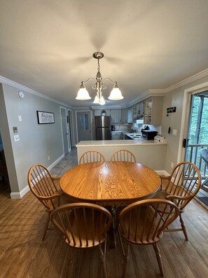 Dining - Private and Calming Waterfront to the Rescue! (Augusta)