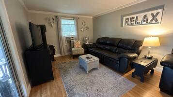 Smart-TV, Videospiele, DVD-Player, Bücher