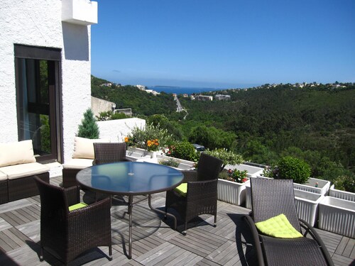 Apartment / Villa sea view, secure domain with swimming pool & tennis court near Cannes 