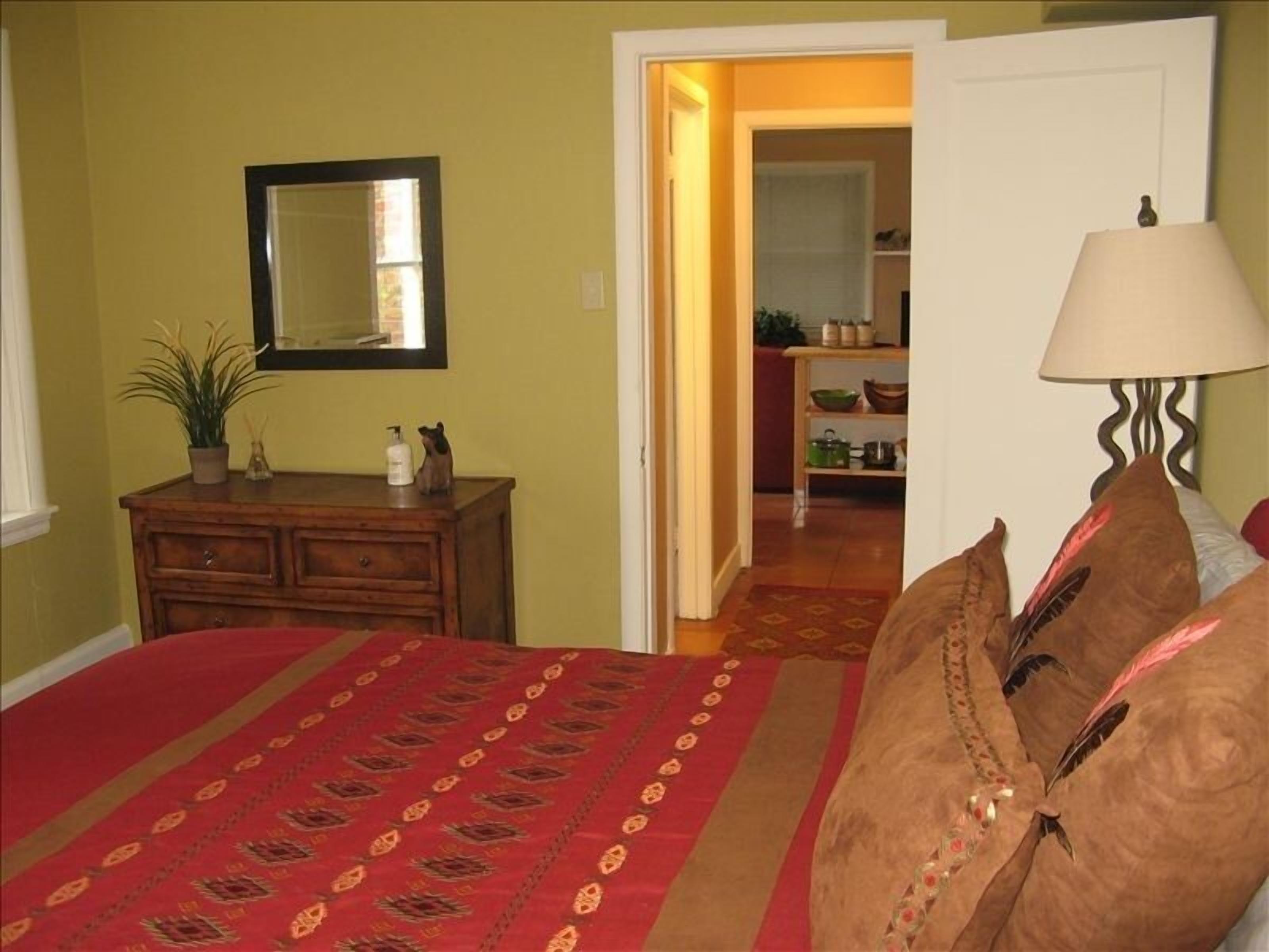 Close in Location with Incredible Views & Resort Like Feel!