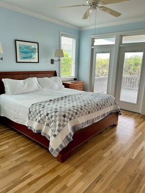 4 chambres, fer et planche à repasser, lit parapluie, Wi-Fi gratuit