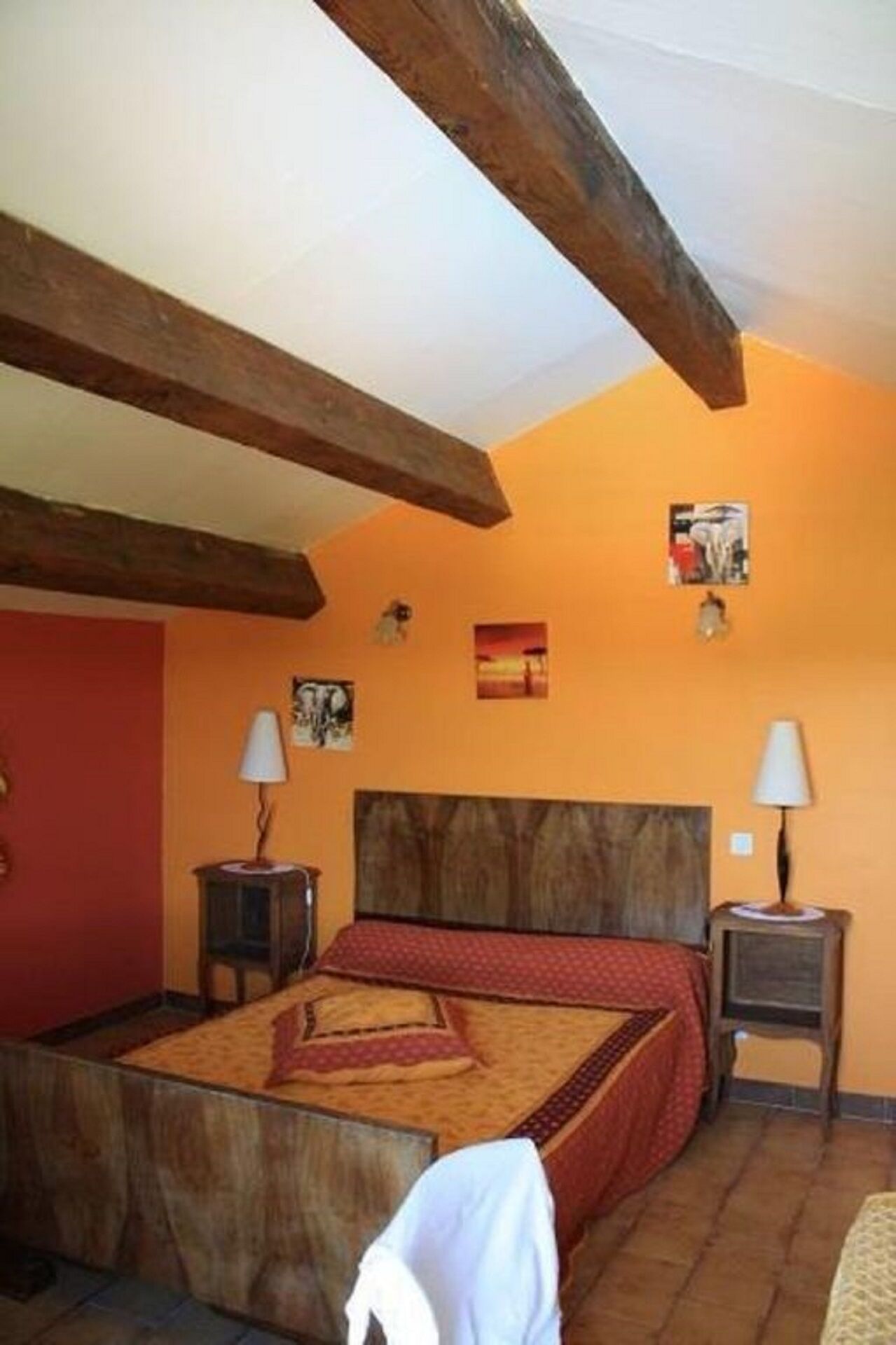2 bedrooms, iron/ironing board