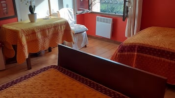 2 slaapkamers, een strijkplank/strijkijzer