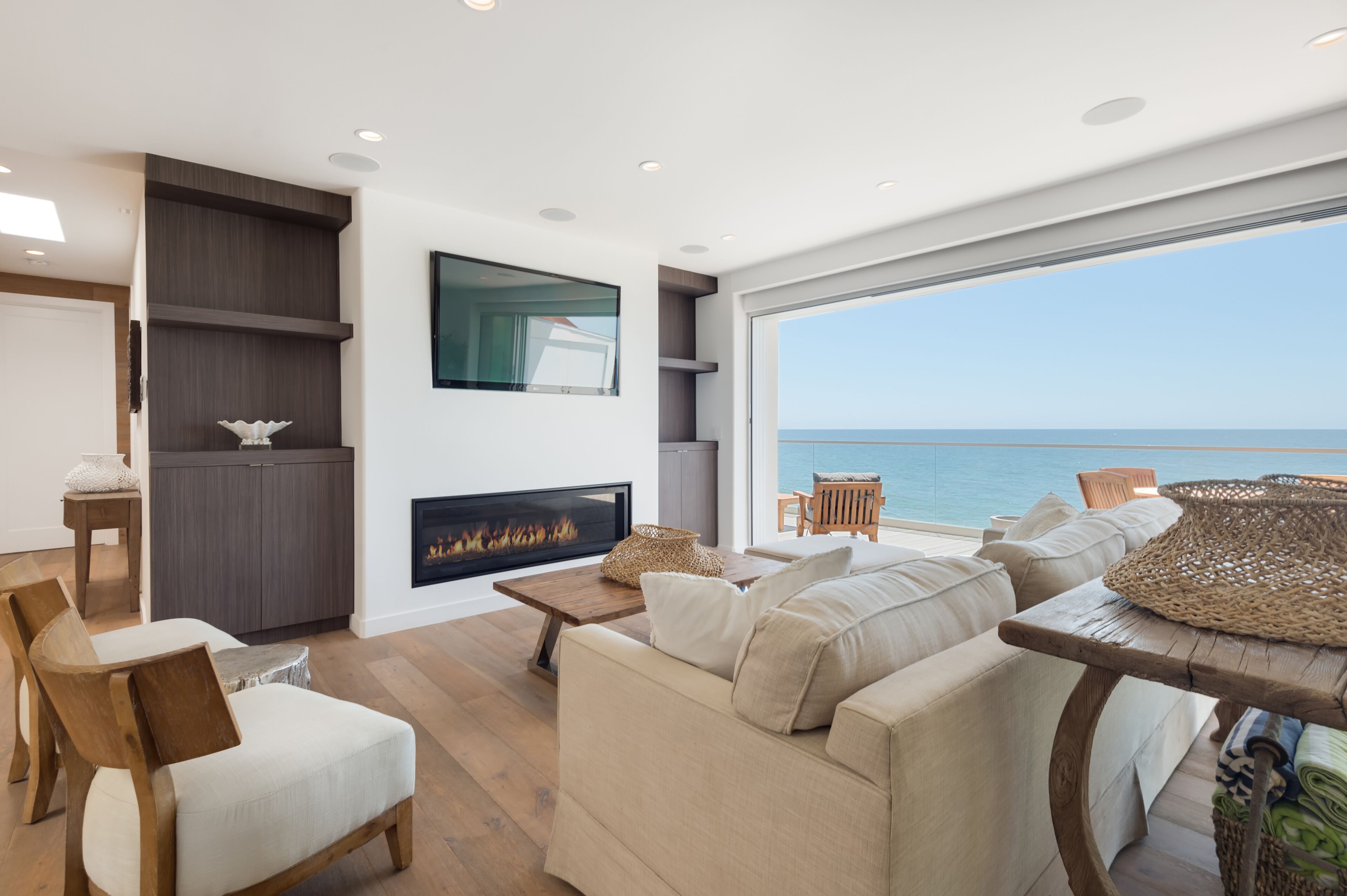 Oceanfront Beach House the Heart of Malibu!