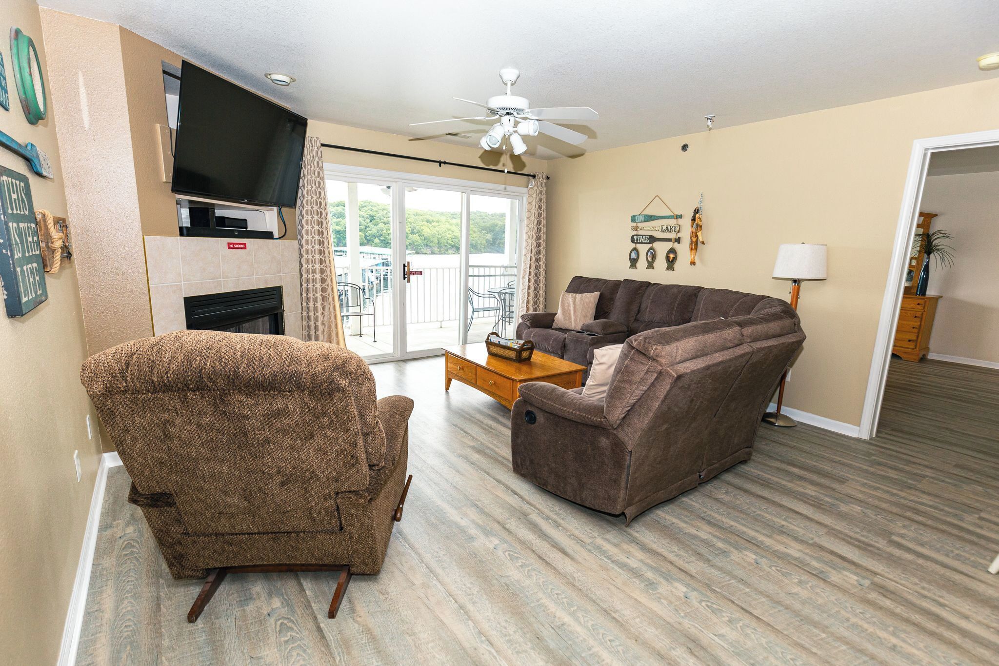  Parkview Bay 616, 3-bedroom, new vinyl plank flooring, FREE WIFI