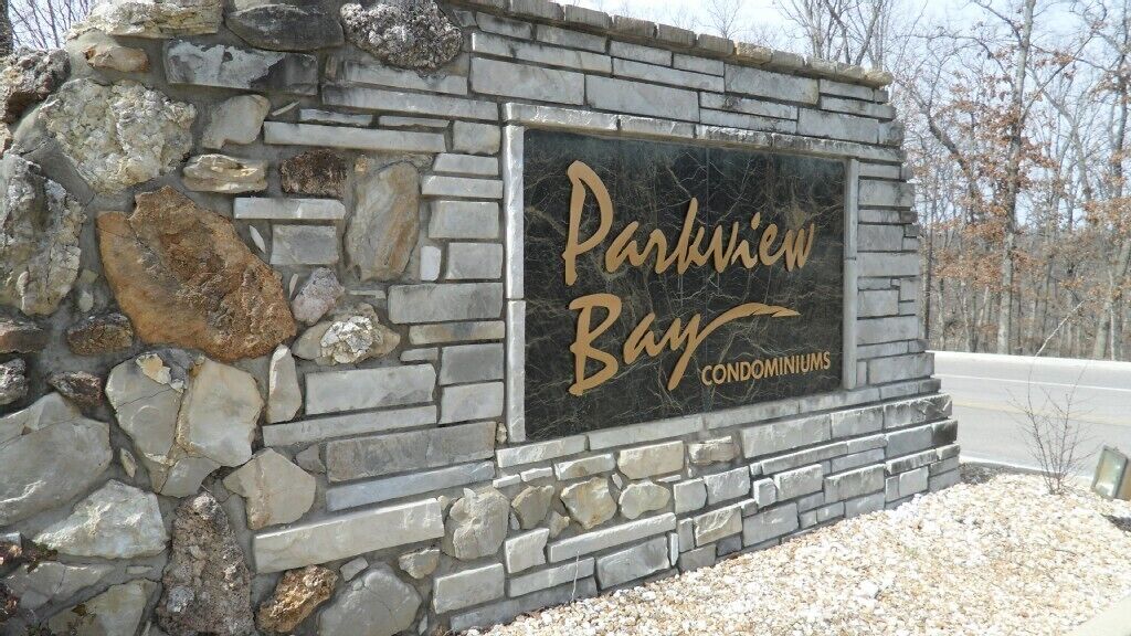  Parkview Bay 616, 3-bedroom, new vinyl plank flooring, FREE WIFI