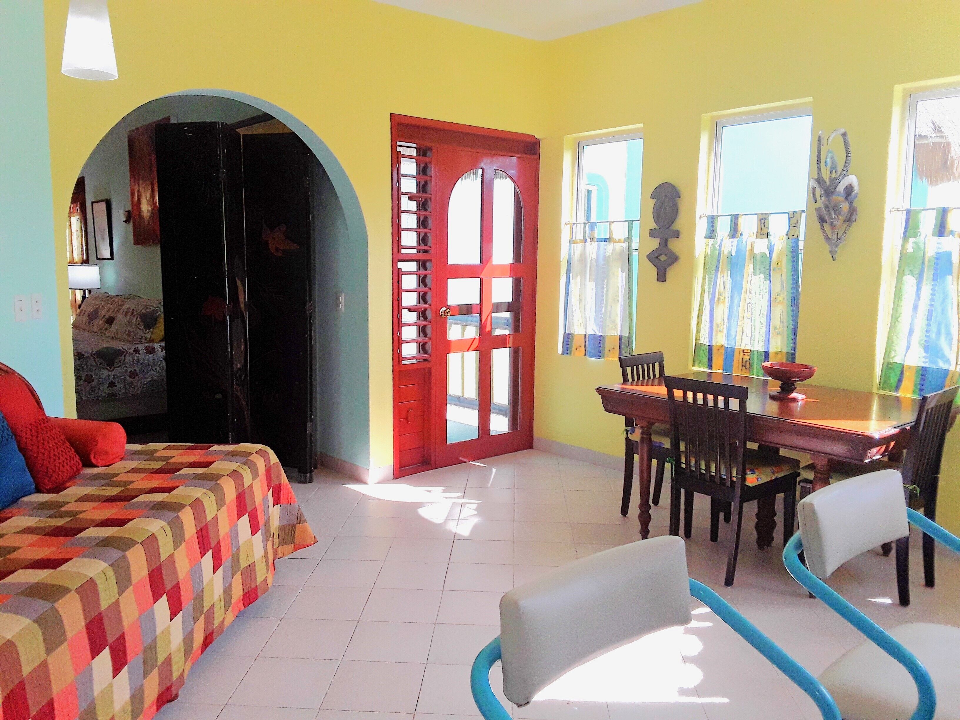 Homelike and cozy apartment in an intimate garden setting 