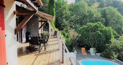 Wunderschönes 4 Schlafzimmer Gémenos Haus