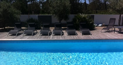 Villa avec piscine chauffée 600 mÚtres de la plage